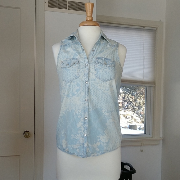 Mudd Tops - Mudd Cotton Sleeveless Top With Snap Buttons Size Small